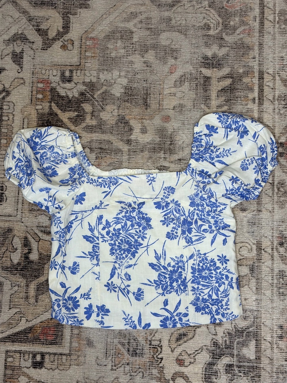 Blue and White Floral Puff Sleeve Crop Top & Pants Set - Picture 2 of 8
